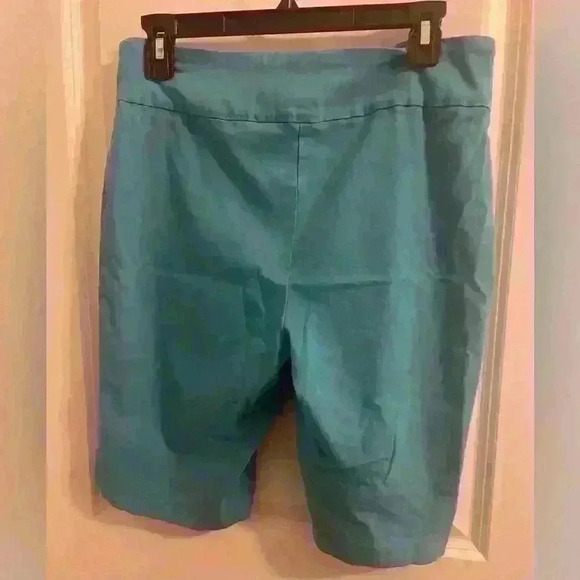 Peck & Peck Petite Bermuda Shorts. Size 12P - Picture 2 of 7
